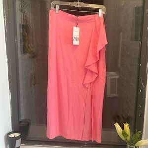 pink ruffled midi skirt with slit WITH TAGS